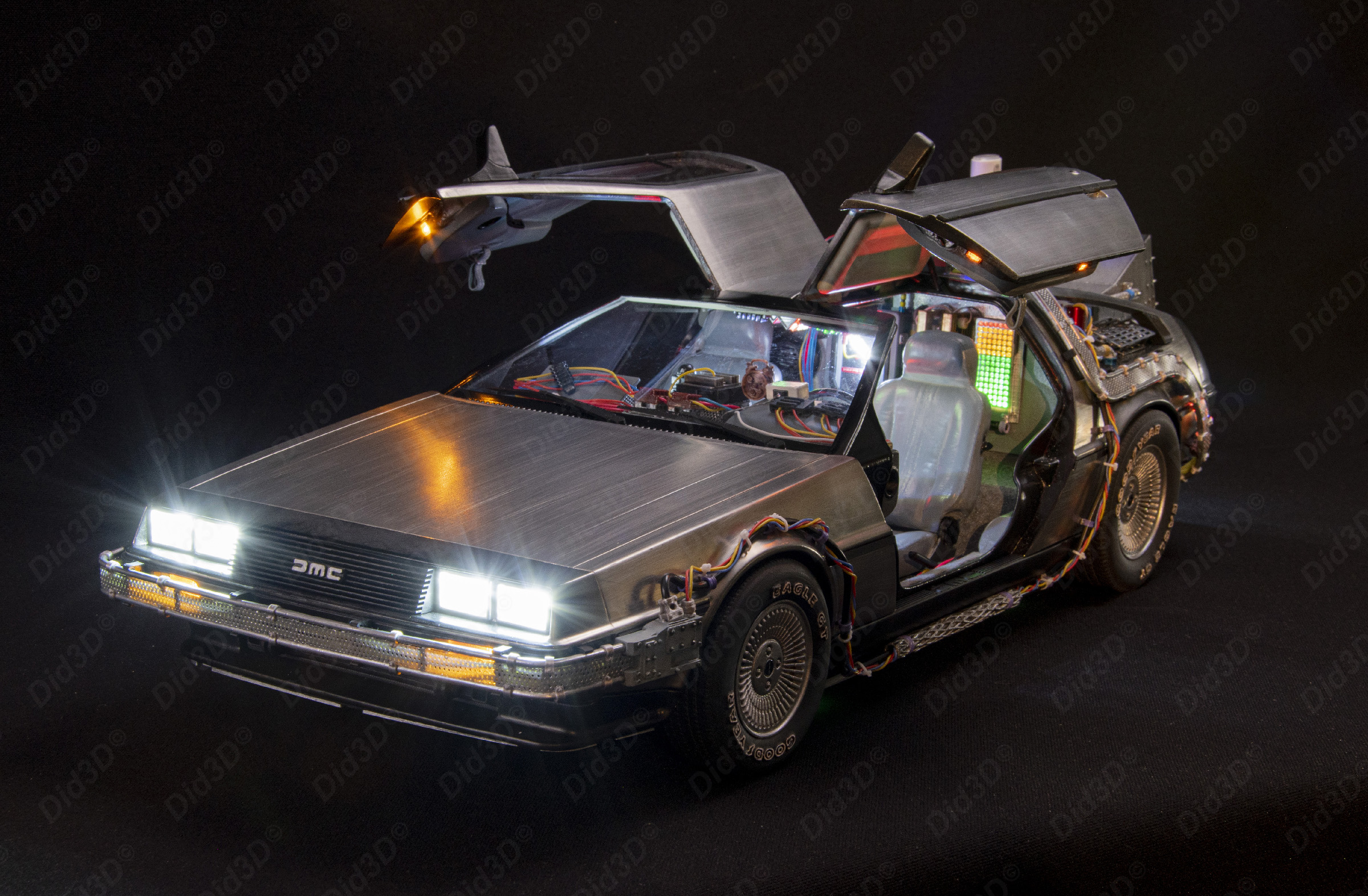 Flying DELOREAN BTTF2 (Animatronic) - 10