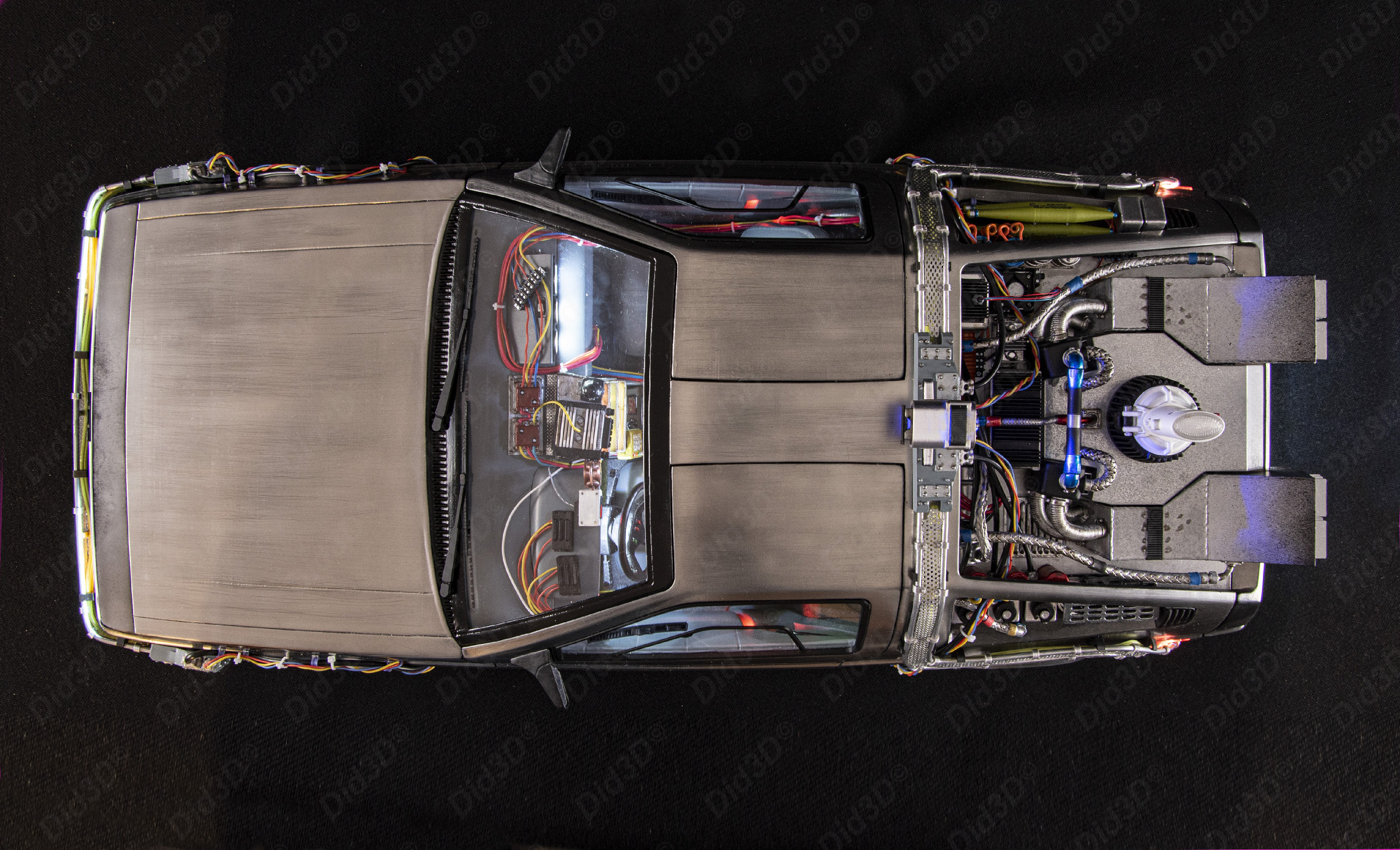 Flying DELOREAN BTTF2 (Animatronic) - 15