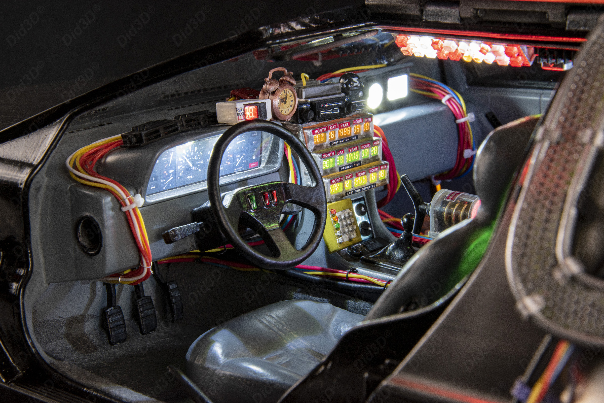 Flying DELOREAN BTTF2 (Animatronic) - 17